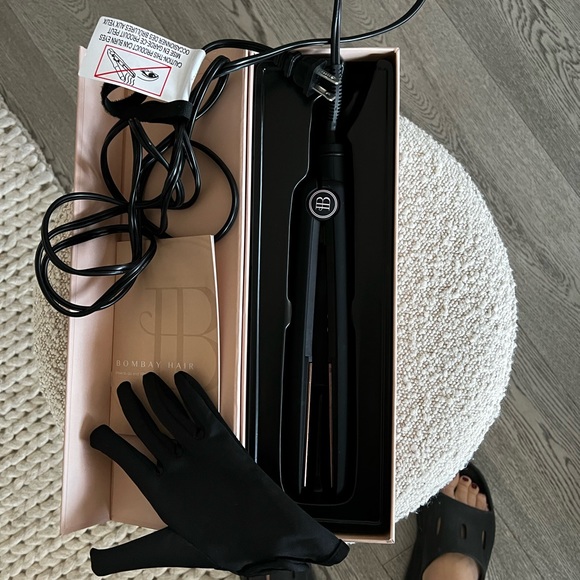 Brand new Rose cold flat iron - Picture 2 of 2